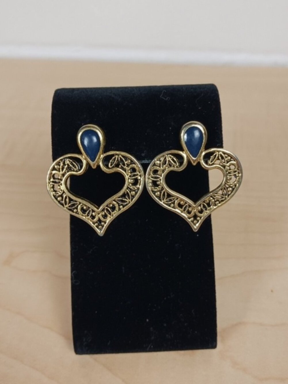 Vintage Gold Tone‎ Heart Statement Earrings W/Blue Accent Stud Style